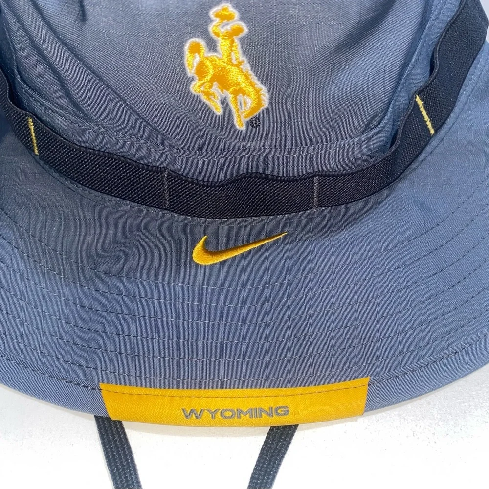 Men's Nike Gray Wyoming Cowboys 2021 Sideline Performance Bucket Hat Sz M/L
